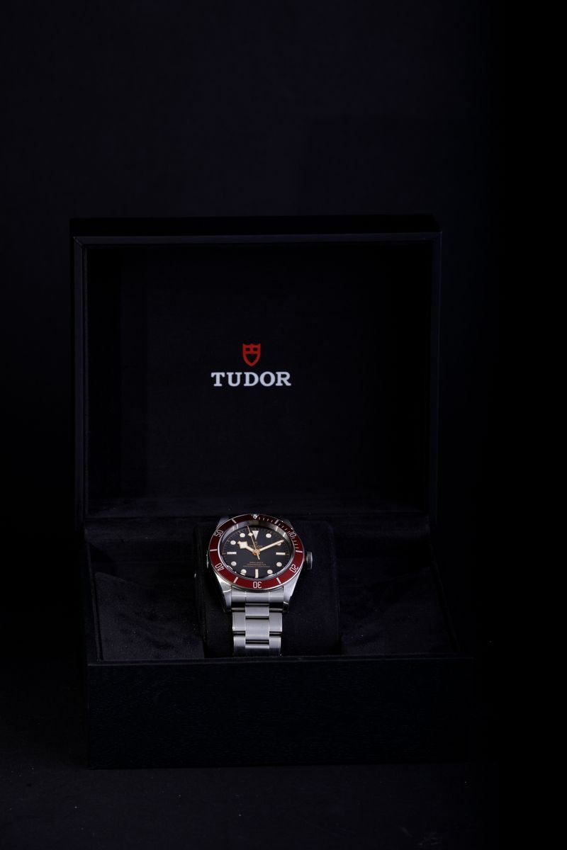 TUDOR - Heritage Black Bay ref 79230R, con ghiera rossa. Scatola e garanzia  NOS con pellicole originali - Asta Orologi da Polso e da Tasca - Cambi Casa  d'Aste