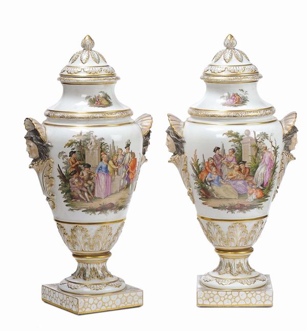Coppia di vasi in porcellana, XIX secolo