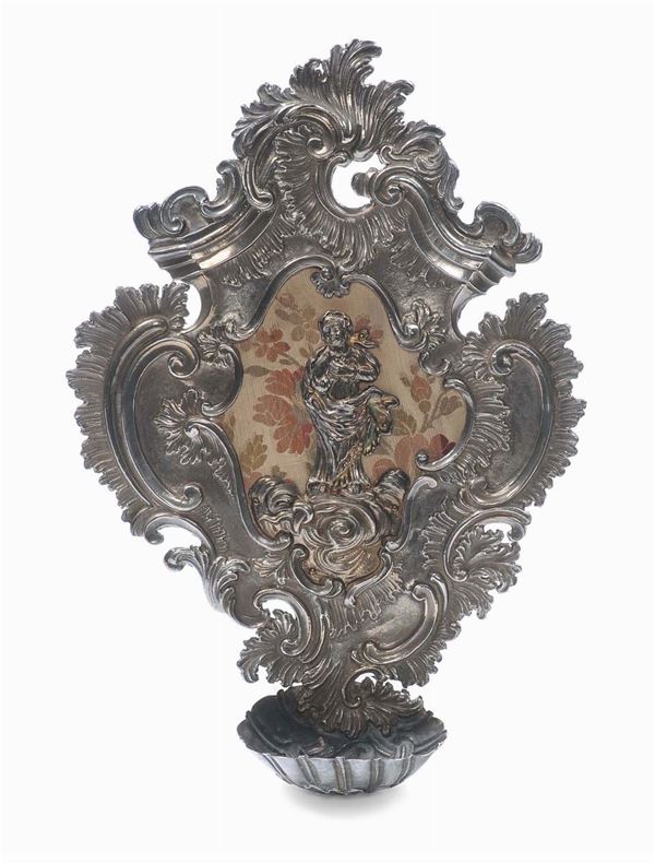 Acquasantiera in argento sbalzato, XVIII secolo