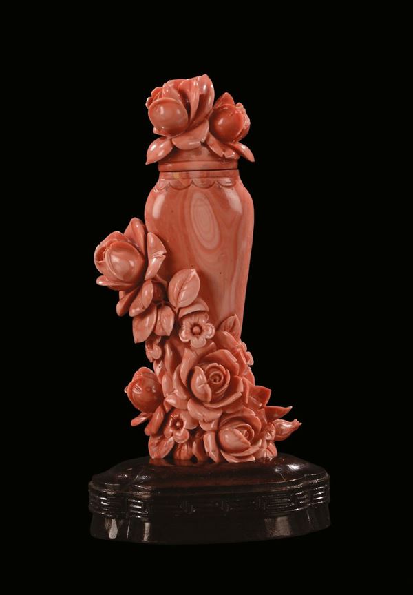 A small coral vase with floral decoration, China, 19th century