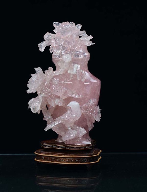 Vaso in quarzo rosa scolpito, Cina XX secolo