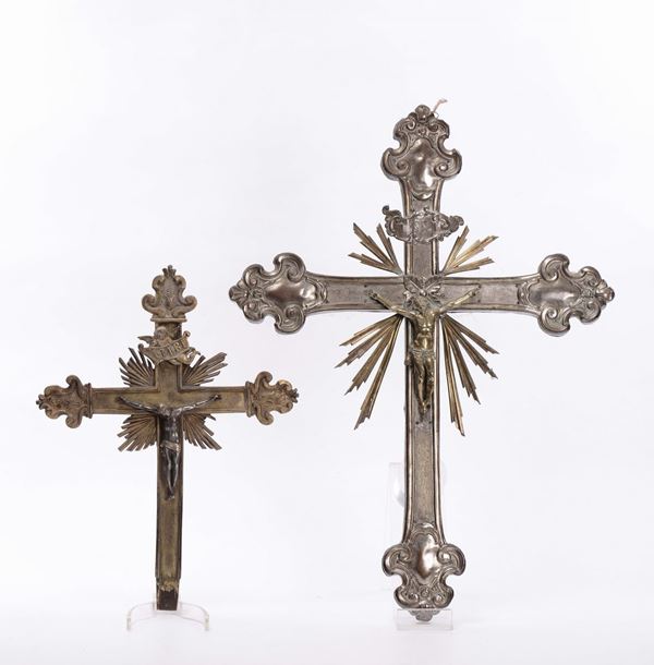 Due crocefissi in bronzo e argento, XVIII secolo