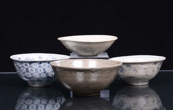 Lotto di quattro ciotole in porcellana, Cina, XIX secolo