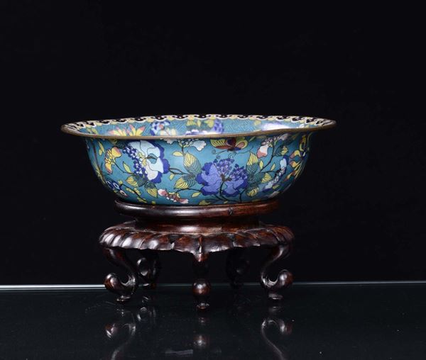 Coppa cloisonne' con decori floreali, Cina, Dinastia Qing, XIX secolo
