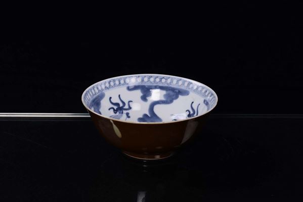 Scodella in porcellana marrone, Cina XX secolo