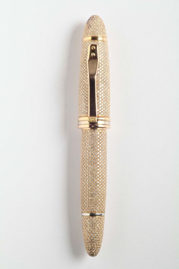 Penna in oro 750/1000 e diamanti taglio brillante per ct 15,00ca