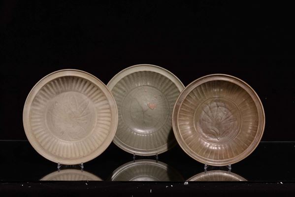Tre piatti Celadon, Cina, fine XIX secolo