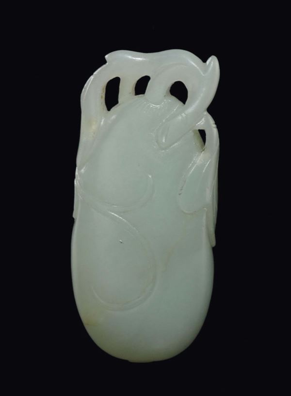 A small white jade carving of a fruit, China, Qing Dynasty, 19th century