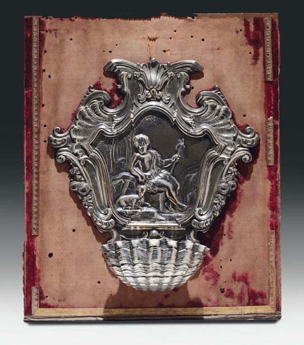 Acquasantiera in argento sbalzato e ceselllato con motivi a volute floreali, Lucca XVIII secolo