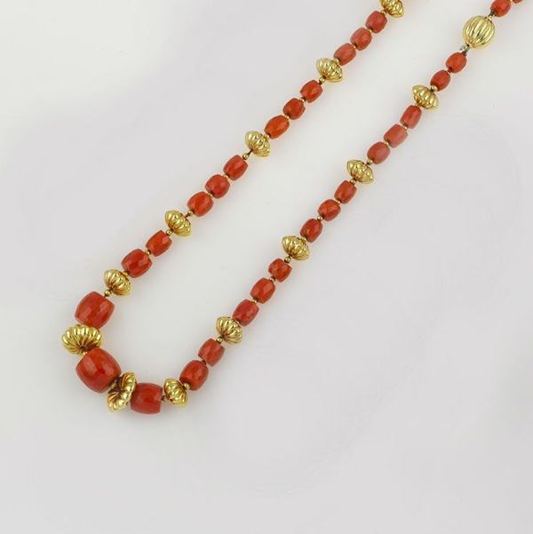 Graduated coral beads and gold sautoir