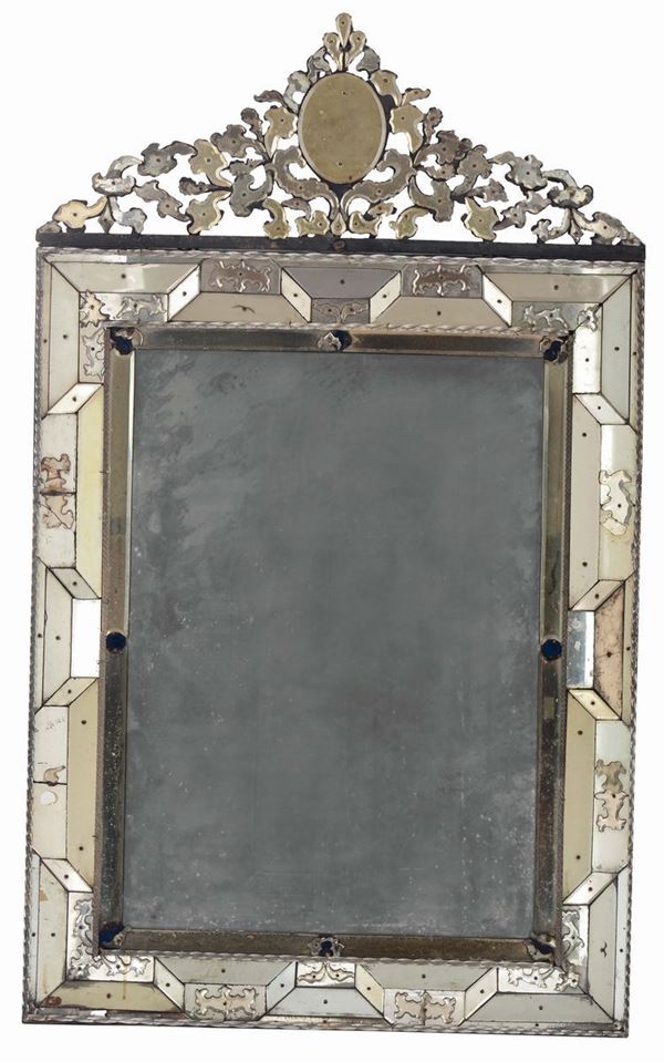 Specchiera interamente rivestita in vetro di Murano, Venezia inizi XVIII secolo