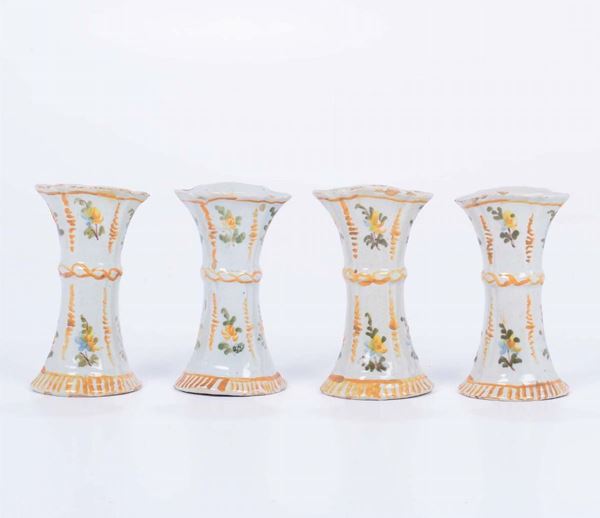 Four maiolica vases, Savona, early 19th century workshop