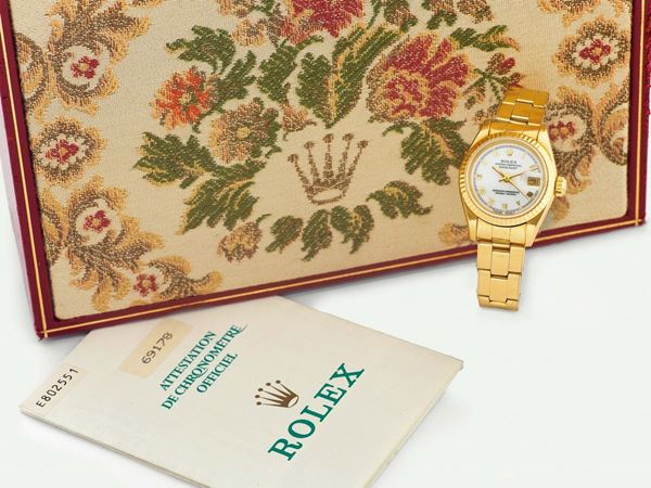 ROLEX,  Oyster Perpetual, Datejust, Superlative Chronometer, Officially Certified, cassa No. E802551, Ref. 69178, orologio da polso, da donna, in oro giallo 18K, automatico, con bracciale Rolex Oyster  in oro giallo 18K. Accompagnato dalla Garanzia e scatola originale. Realizzato nel 1990 circa