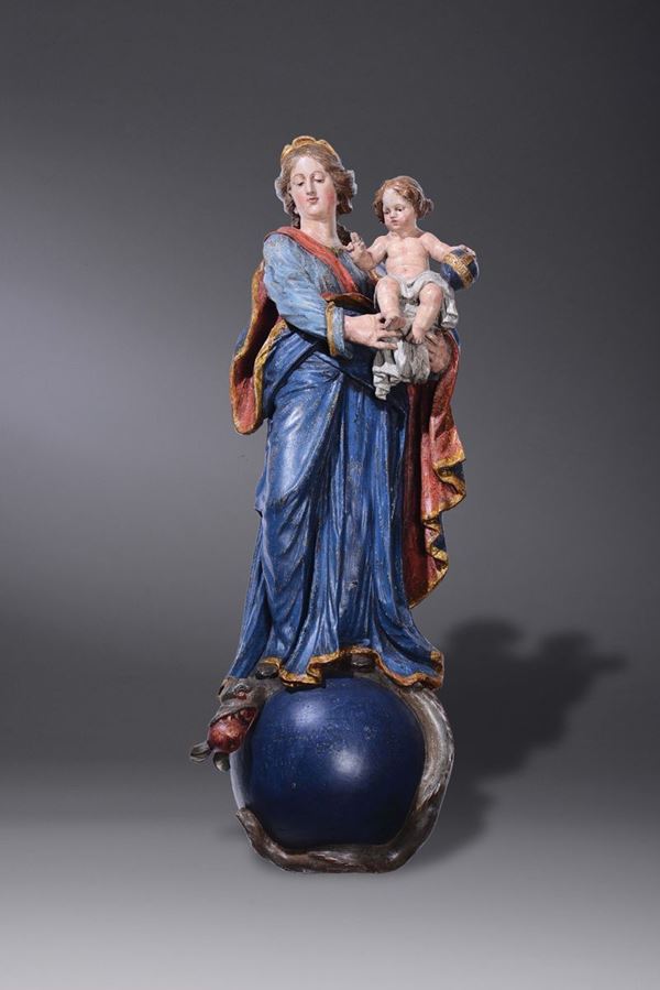 A wooden polychrome sculpture with the Vigin and Child, 18th century Bavarian or Austrian sculptor, height cm 124