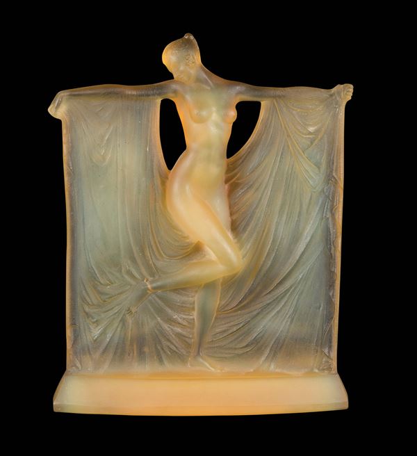 René Lalique (1860-1945), France Statuetta “Suzanne”, modello creato nel 1925