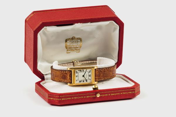 CARTIER, DUOPLAN BEC D'AIGLE, extremely rare 18K yellow gold  Art Deco backwinder wristwatch with gold deployant clasp. Accompanied by the original box. Made circa 1940