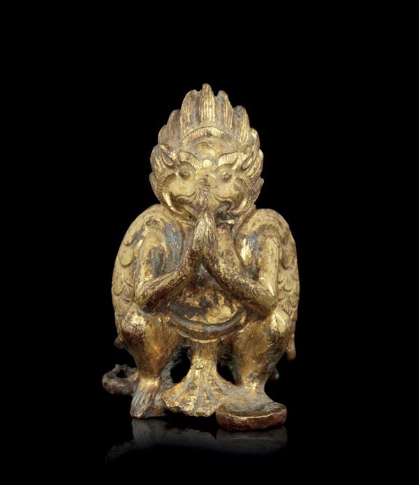 Piccola figura fantastica in bronzo dorato, Nepal, XVII secolo