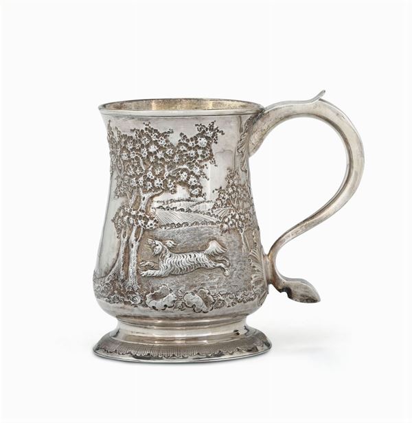 Boccale in argento decorato con animali entro paesaggio, manico a voluta, Newcastle metÃ  XVIII secolo