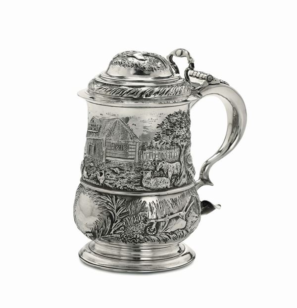 A tankard in molten, embossed and chiselled silver, Newcastle, 1753, silversmith Isaac Cookson