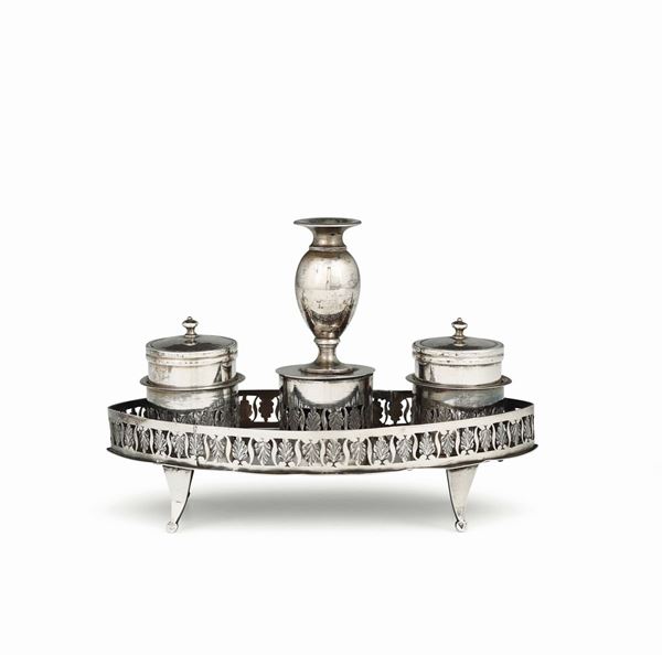 An inkstand in embossed, chiselled and perforated silver, Perugia, half of the 19th century, guarantee mark (1837 - 1870)