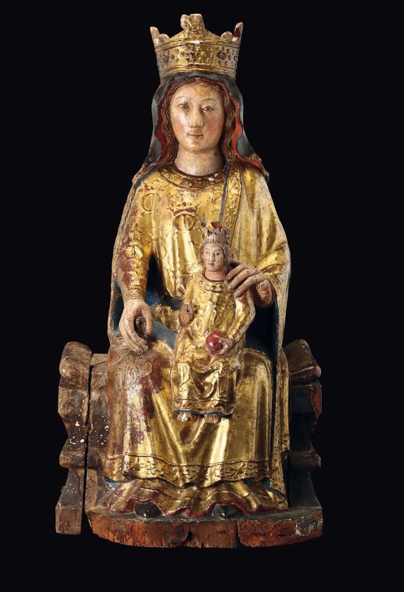A sculpture in polychrome, gilt wood, depicting the Madonna and child, Catalan sculptor active in the 14th century.  - Auction Sculpture and Works of Art - Cambi Casa d'Aste