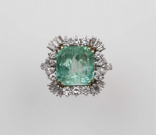 Anello con smeraldo Colombia di ct 14,50 circa e diamanti