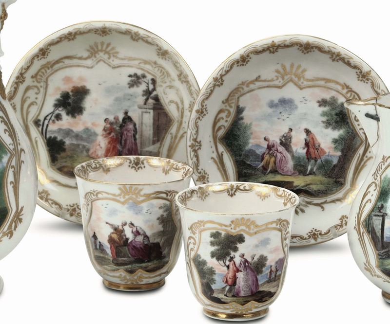 Coppia di tazzine con piattini Napoli, Capodimonte, 1745 circa  - Auction Collectors' European Porcelains - Cambi Casa d'Aste