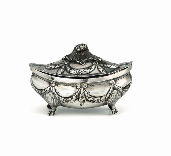 A sugar bowl in molten, embossed and chiselled silver, Turin, second half of the 18th century. Mark  [..]
