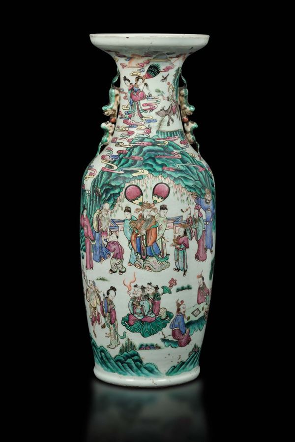 Vaso in porcellana a smalti policromi con decoro di saggi e Guanyin, Cina, Dinastia Qing, XIX secolo