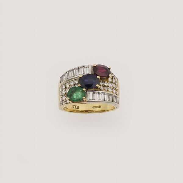 Anello con smeraldo, zaffiro, rubino e diamanti taglio brillante e baguette