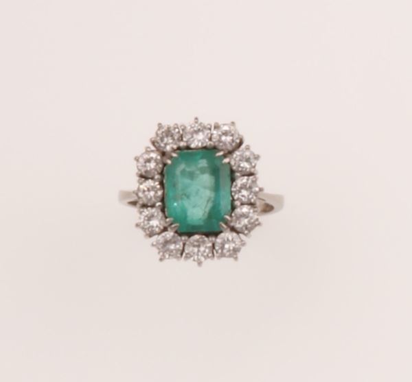 Anello con smeraldo Colombia di ct 2,80 circa e diamanti a contorno