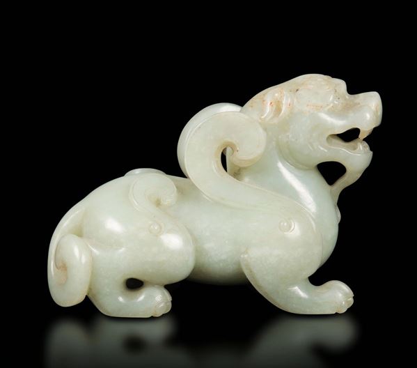 Animale fantastico scolpito in giada bianca celadon, Cina, Dinastia Qing, epoca Qianlong (1736-1796)