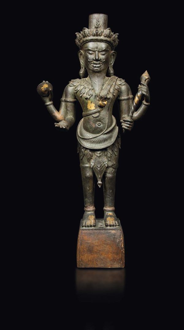 Figura di Vishvakarman eretto in bronzo con tracce di doratura, Cambogia, XVII secolo
