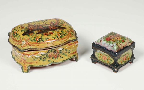 Lotto di due cofanetti in legno laccato e dipinto. Veneto, fine XVIII - inizio XIX secolo
