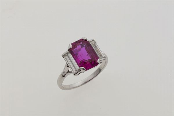 Anello con rubino Burma di ct 3,73 e diamanti
