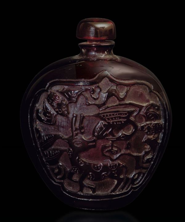 An amber snuff bottle, China, 1900s