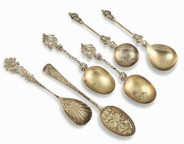 Set di tre cucchiaini in argento dorato. Londra XX secolo