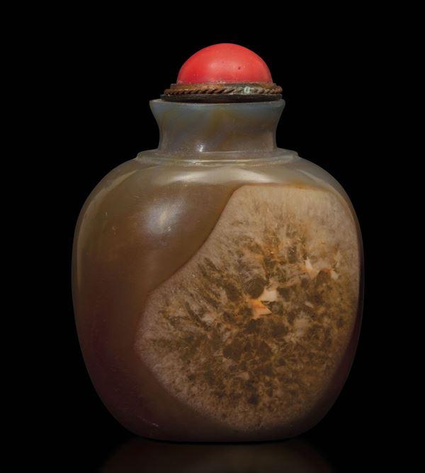 An agate snuff bottle, China, 1800s