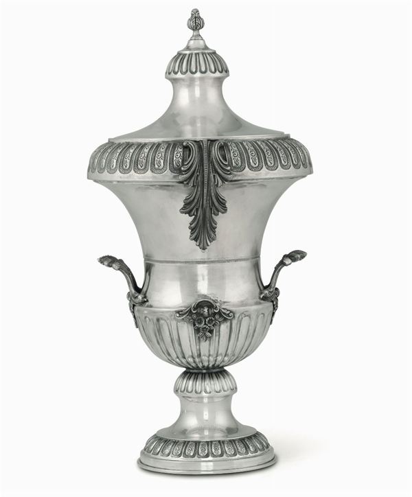 Vaso in argento. Firenze seconda metà del XX secolo. Argentiere Mario Sorelli