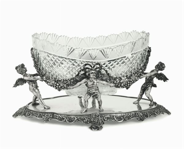 Centrotavola in argento fuso, sbalzato e cesellato, Germania XIX-XX secolo