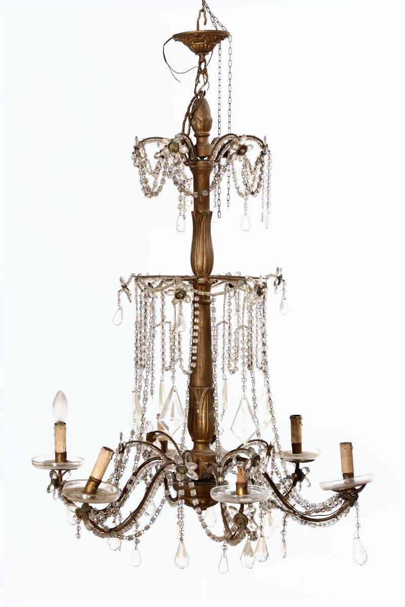Lampadario in legno intagliato e dipinto e cristalli a sei luci, XVIII secolo  - Auction Furnitures, Paintings and Works of Art - Cambi Casa d'Aste