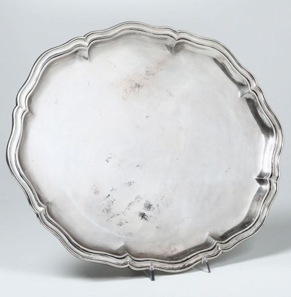 Vassoio sagomato in argento, XX secolo