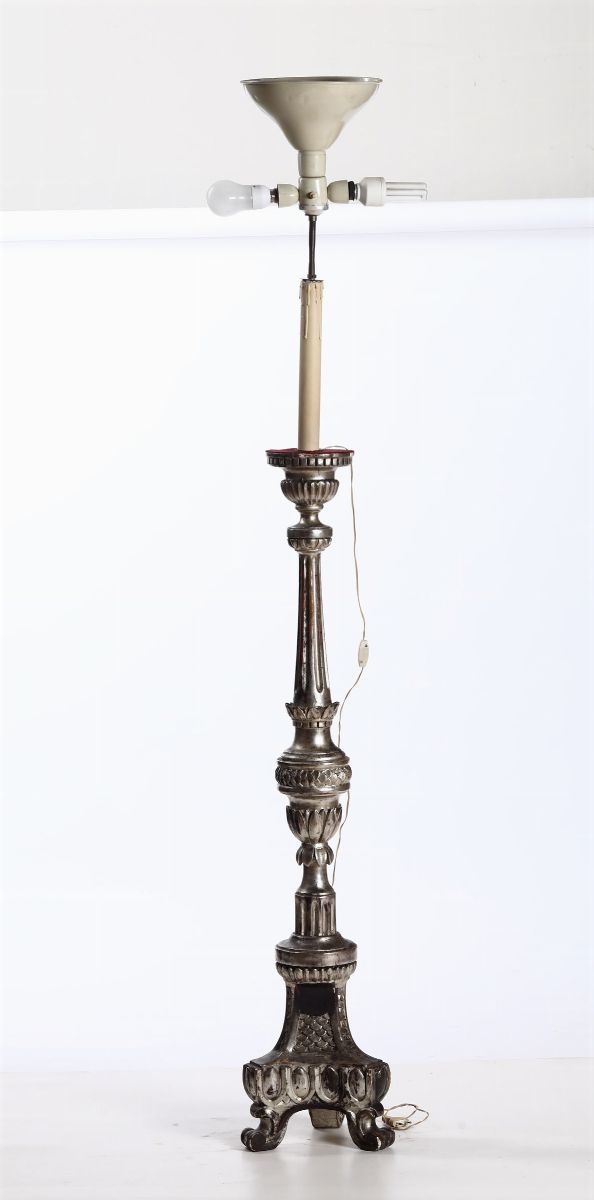 Piantana in legno intagliato e argentato, XVIII secolo