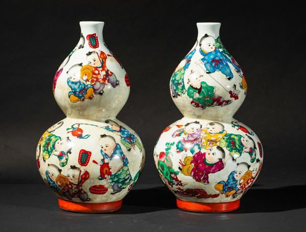 Two porcelain vases, China, 1950 ca.