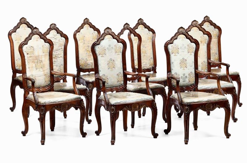 Quattro poltrone e sei sedie in legno intagliato, XVIII secolo  - Asta Antiquariato - Cambi Casa d'Aste