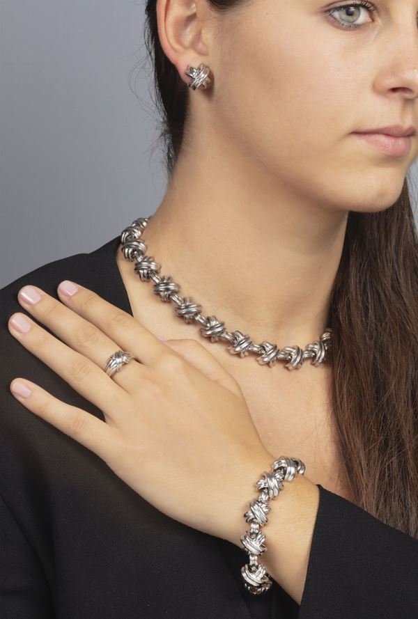 Tiffany & Co. Parure X composta da girocollo, bracciale, orecchini ed anello