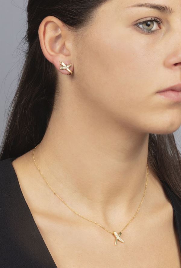 Tiffany & Co. Demi-parure X composta da pendente ed orecchini con diamanti