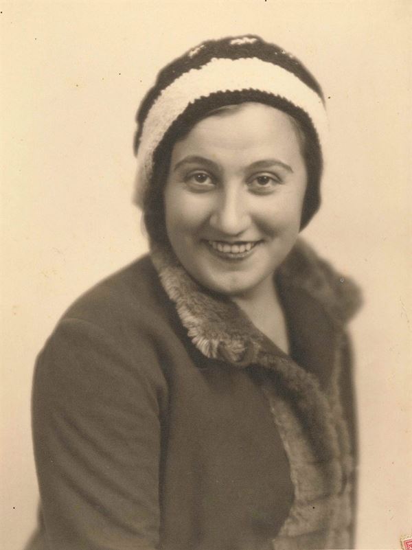 Anonimo Lia Falconieri, soprano, 1933