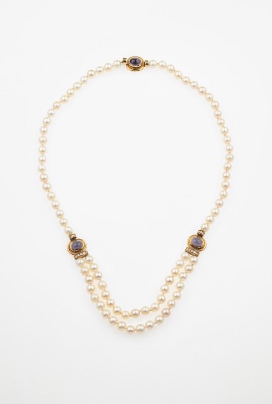 Girocollo di perle coltivate con ametiste taglio cabochon e diamanti