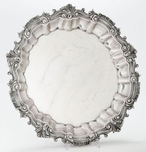 Piatto in argento. Manifattura artistica italiana della prima metÃ  del XX secolo